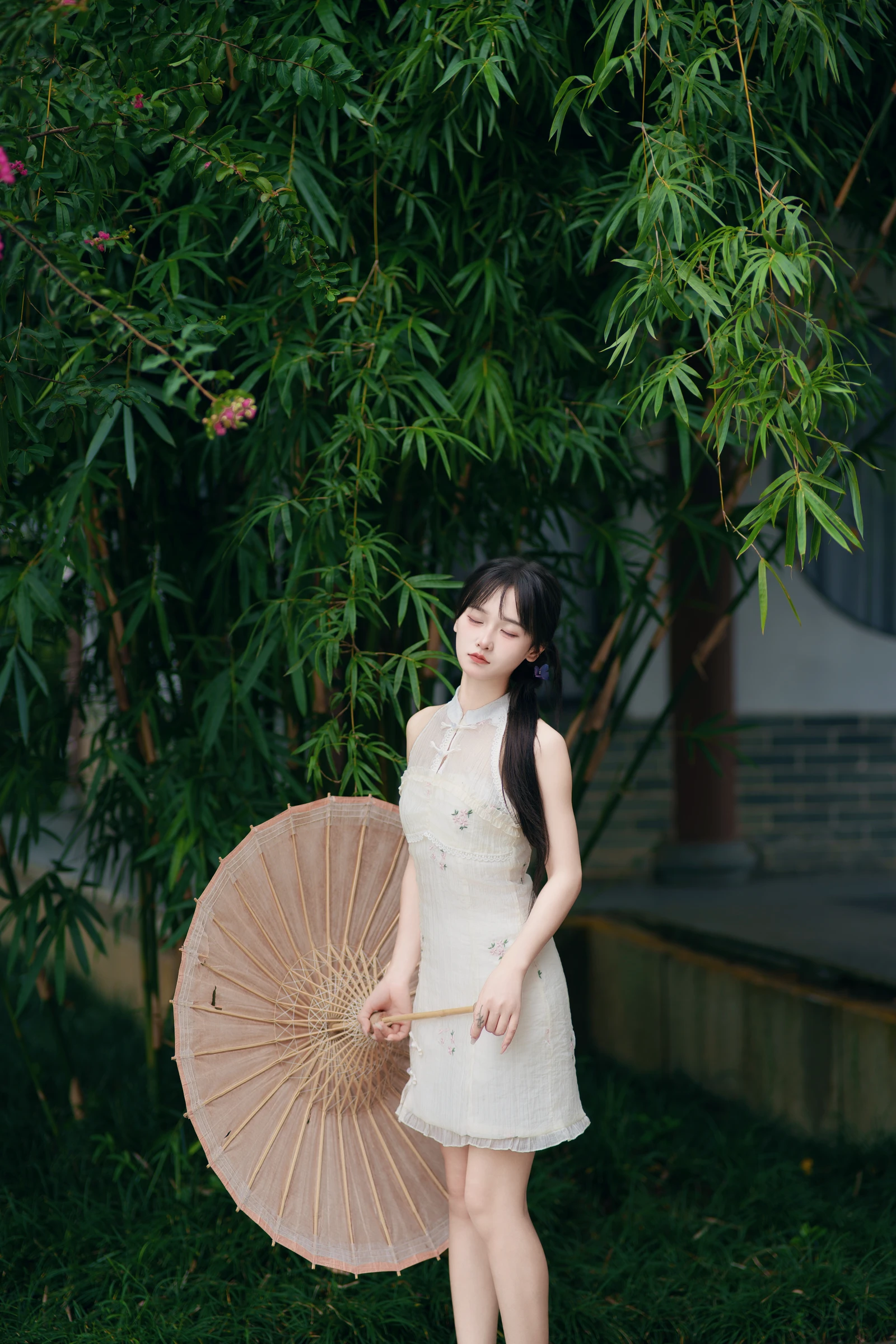 [YITUYU]艺图语-2024.10.21-牵丝戏-小小雨-[32P-898MB]-6.webp